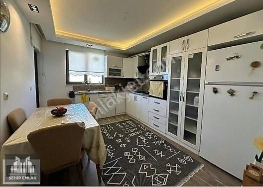 Atakum Yenimahalle Satılık Villa Alanlı Satılık 3.katlı Villa