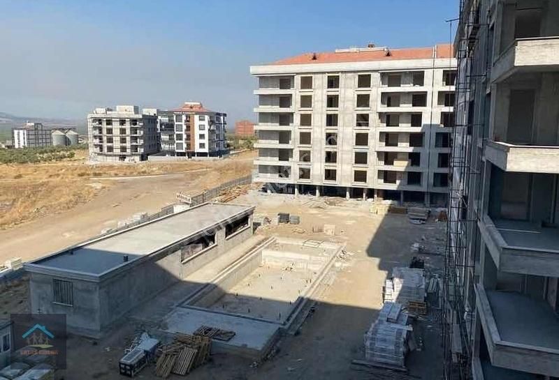 Turgutlu Ergenekon Satılık Daire Ertaş Emlak'tan Ergenekon Site İçerisinde Satılık Arakat Daire