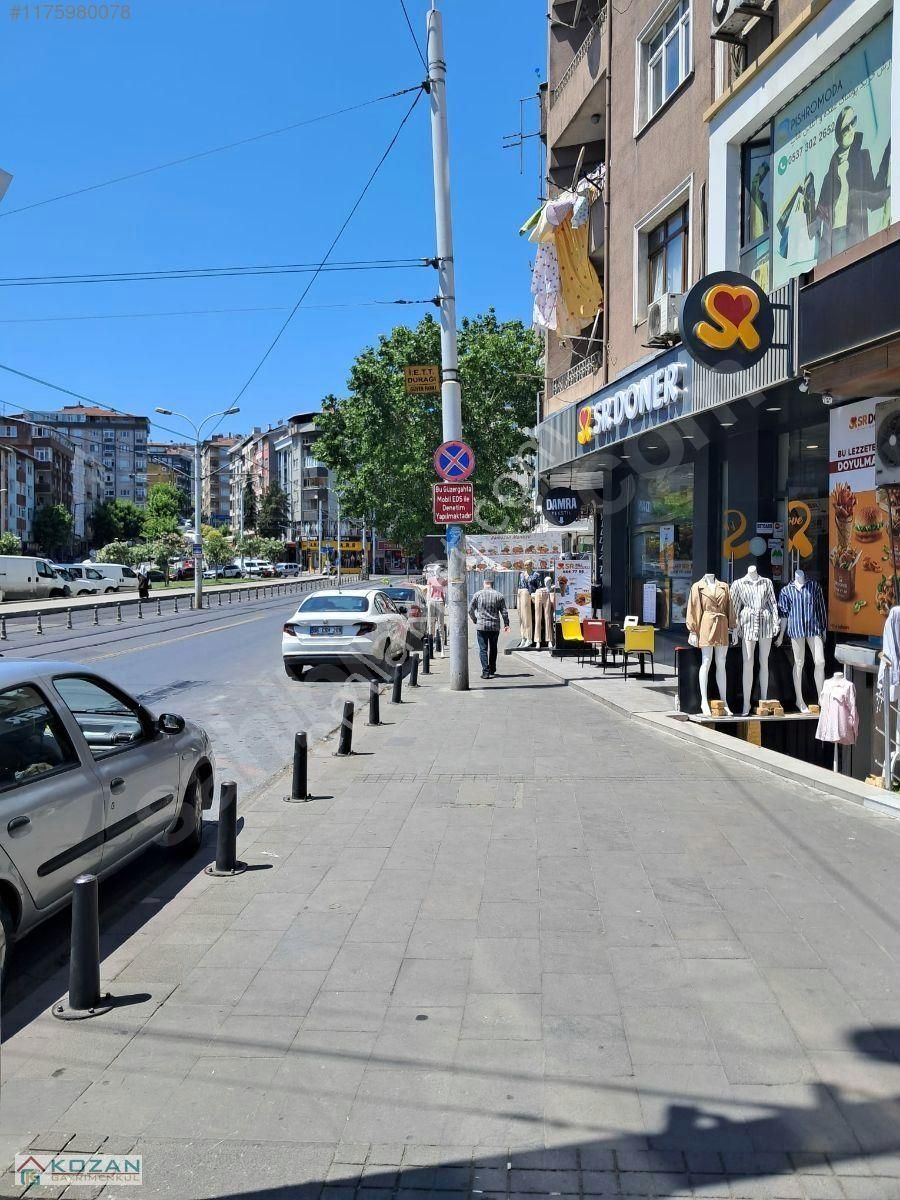 Güngören Merkez Satılık Dükkan & Mağaza Güngören Kale Centerk Karşısın Da Tramvay Yolunda Satılık Mağza