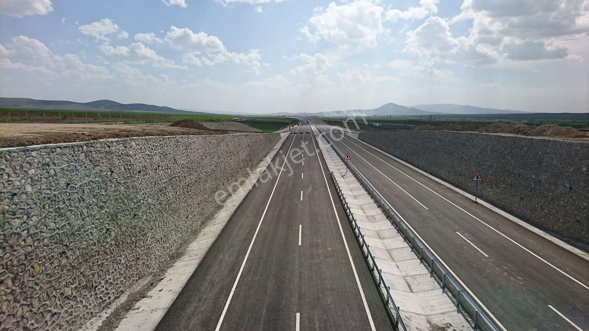 Sincan Anayurt Satılık Tarla Ankara Sincan Anayurt Bulvarın Dibi Kopon Hisse Çok Kazandırır