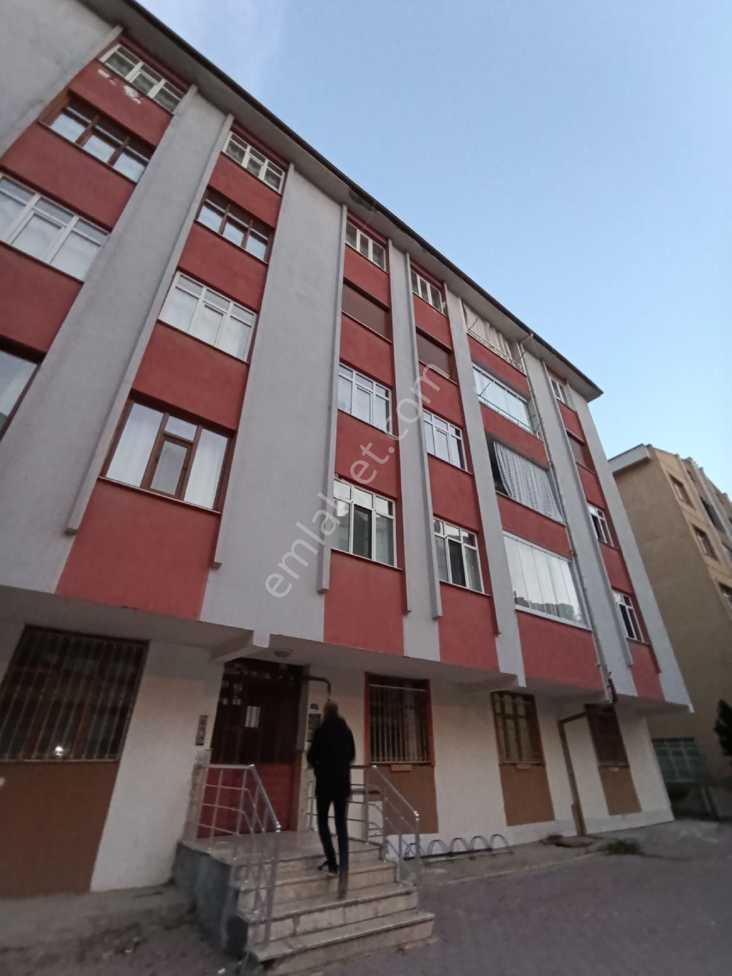 Selçuklu Işıklar Satılık Daire Işıklar Mahalleside Satılık Arakat Daire 3+1