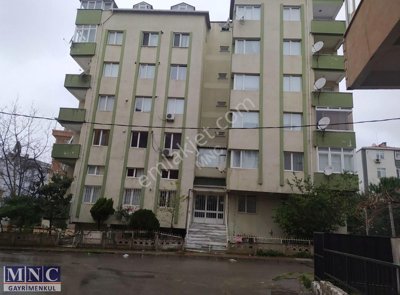 Kartal Yalı Satılık Daire Kartal Topselvi E5 Metro 5 Dak.yürüme Mesafesi Balkonlu Dubleks