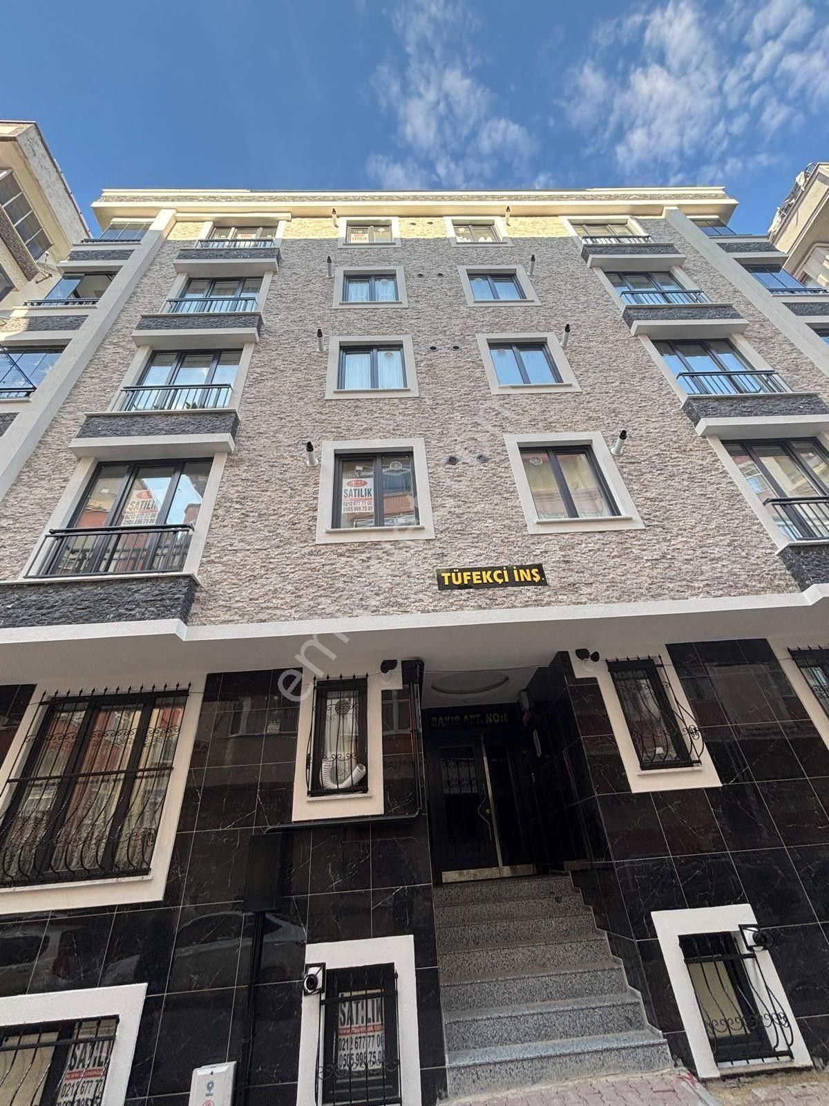 Bahçelievler Cumhuriyet Satılık Daire İstanbul Bahçelievler Cumhuriyet Mah De Satılık 82m² 2+1- Bahçe.kat Daire