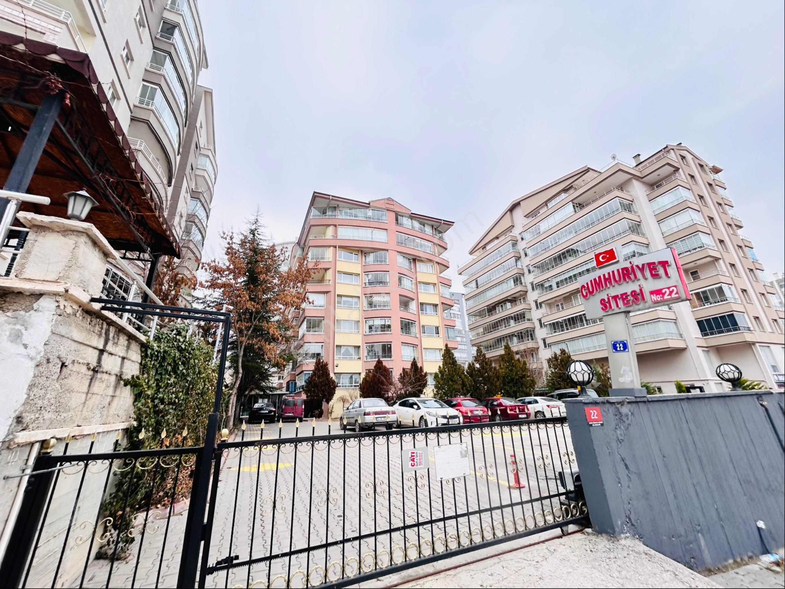 Mamak Ege Satılık Daire Natoyolu Caddesi' Ne 100 Mt. Mesafede Site İçi Yapılı Boş 3+1