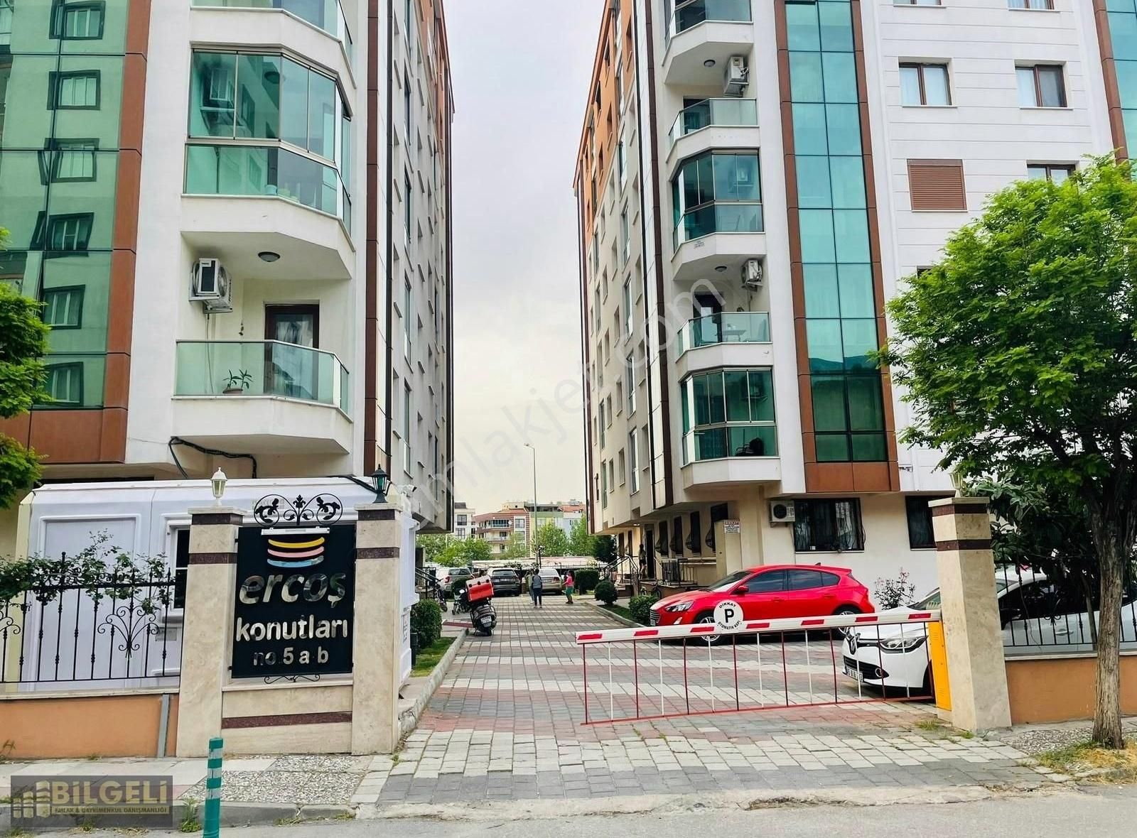 Şehzadeler 2. Anafartalar Satılık Daire 2. Anafartalar Mahallesi'nde Site İçinde Arakat Full Daire