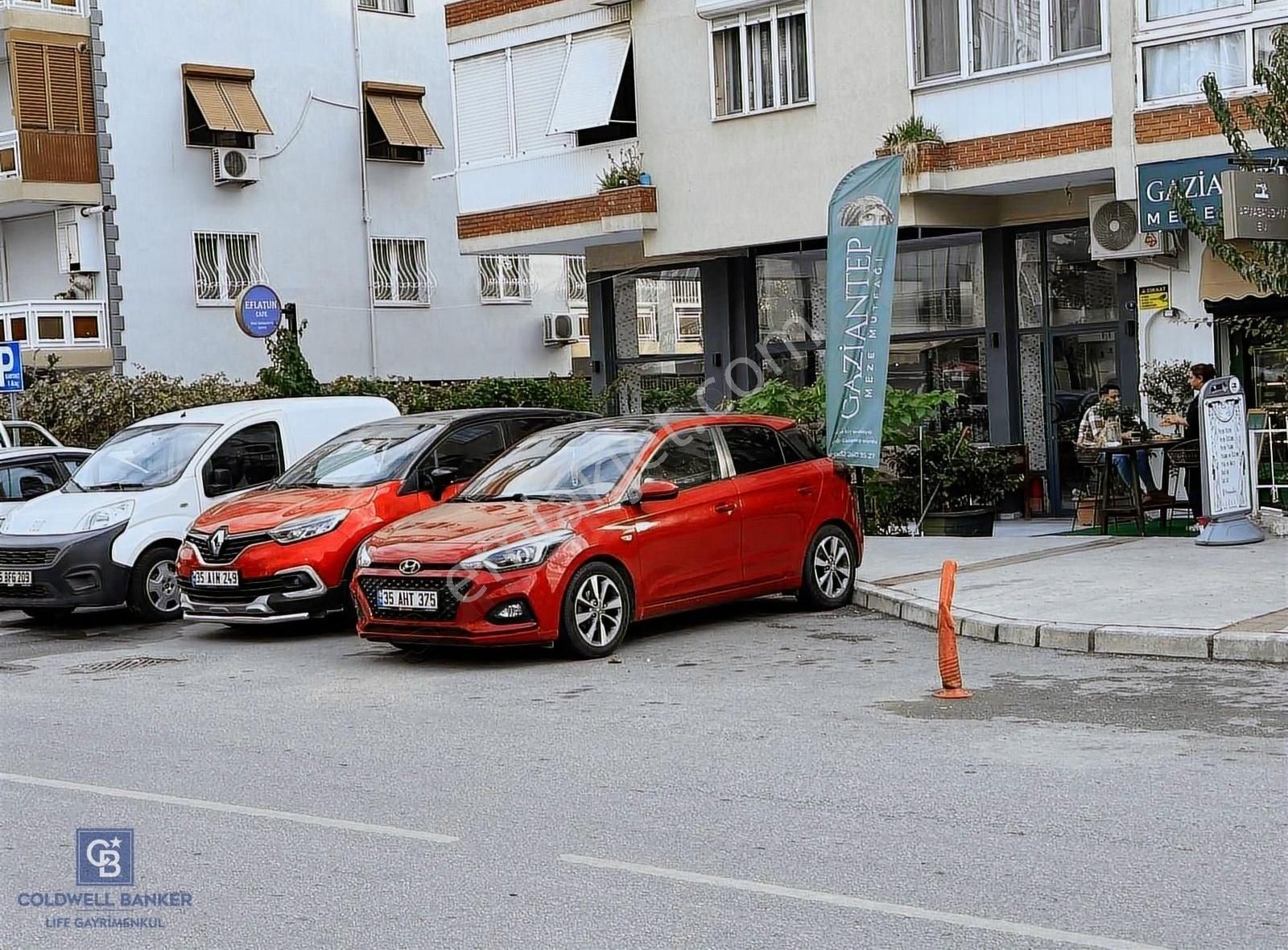 İzmir Karşıyaka Satılık Kafe & Bar Karşıyaka Bahriye Üçok Blv. Ina 20 M, İşlek Yerde Satılık Dükkan