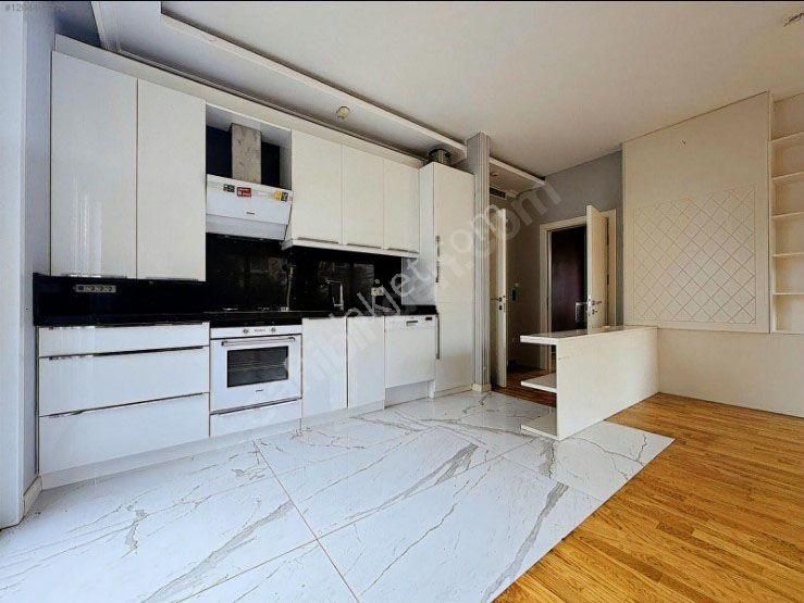 Kadıköy Suadiye Satılık Daire Armadadan Suadiyesahilde Denize İlk Bna Balkonlu 105 M2 2+1 Boş