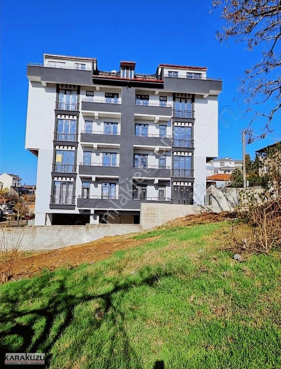 Derince Çınarlı Satılık Daire Derince Çınarlı'da Asansörlü-otoparklı 95m2 2+1 Ara Kat Daire