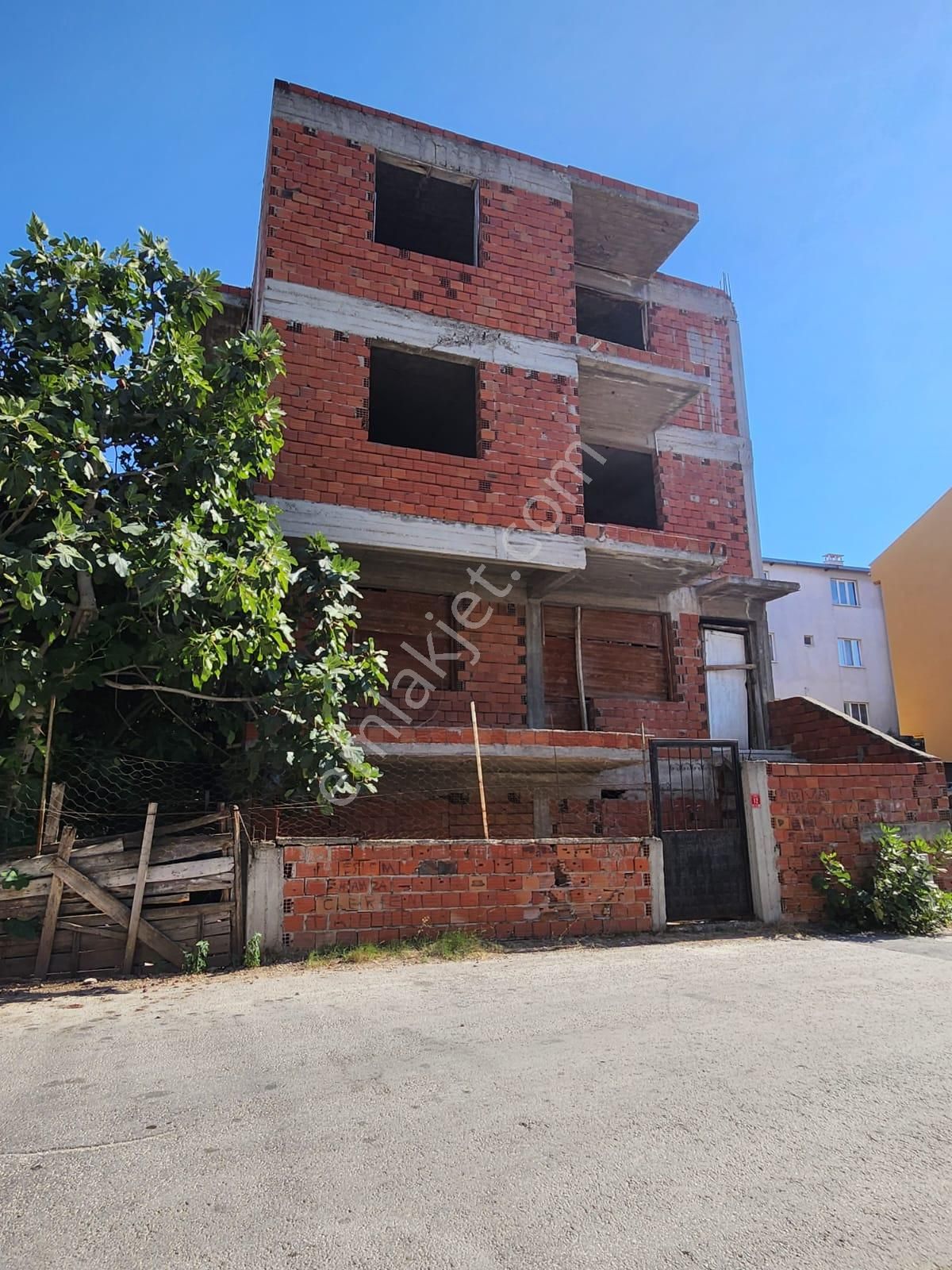 Hasan Basri Çantay Mah. Satılık Bina - Görsel 5