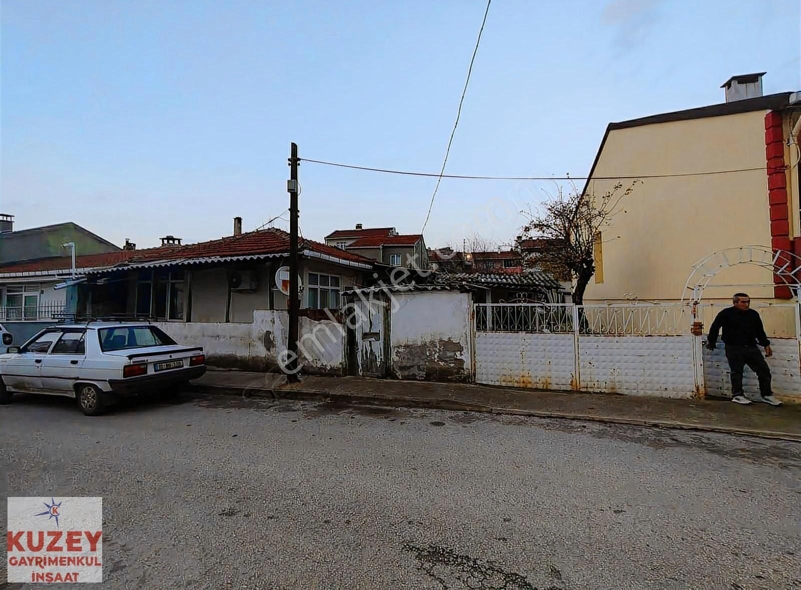 Çan Fatih Satılık Konut İmarlı Çanakkale Çan Merkezde İçinde 2 Adet Kevgir Ev Bulunan Arsa