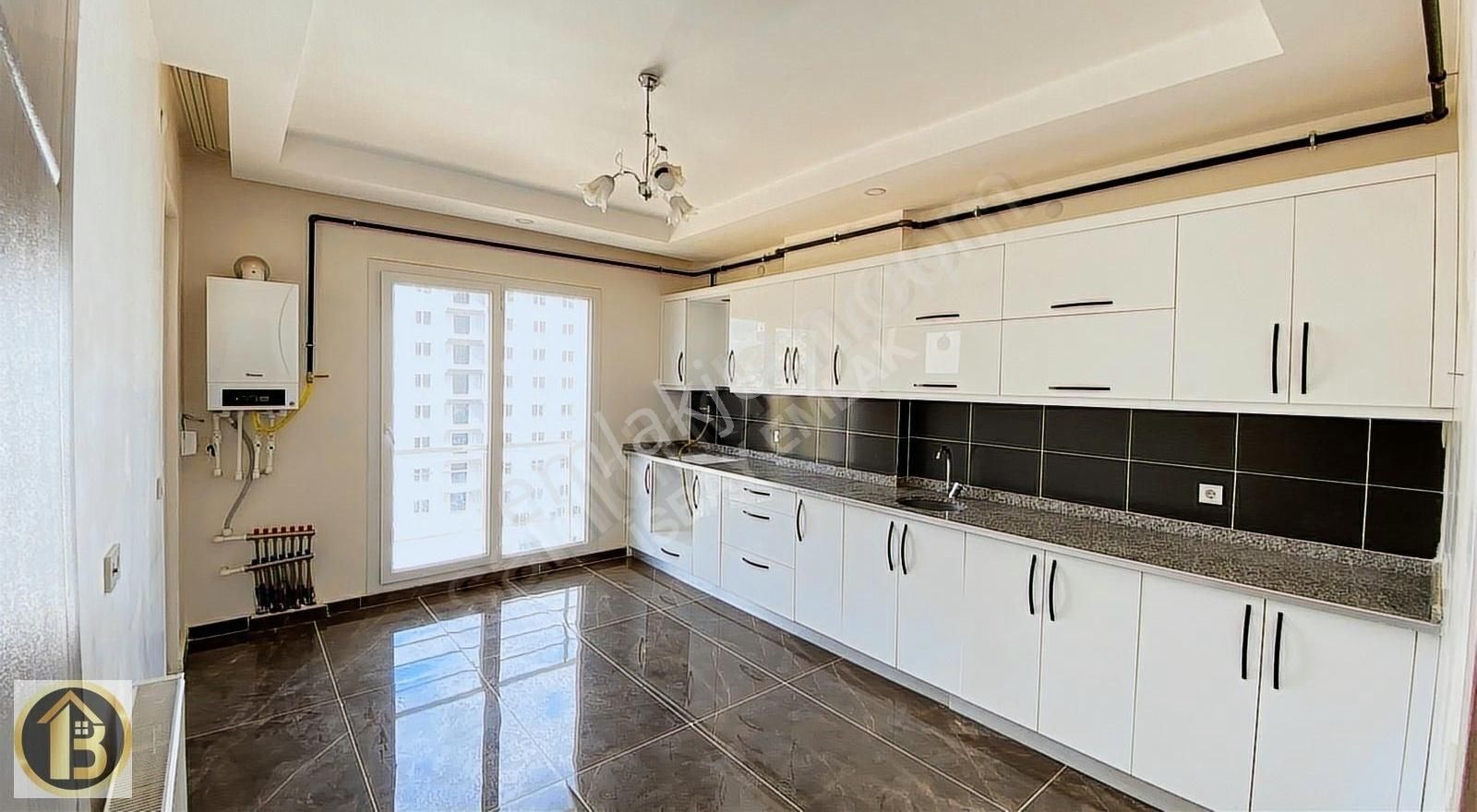 Artuklu Nur Kiralık Daire Şoförler Odası Üstü Kiralık 3+1 Daire İsbay Emlak'ta