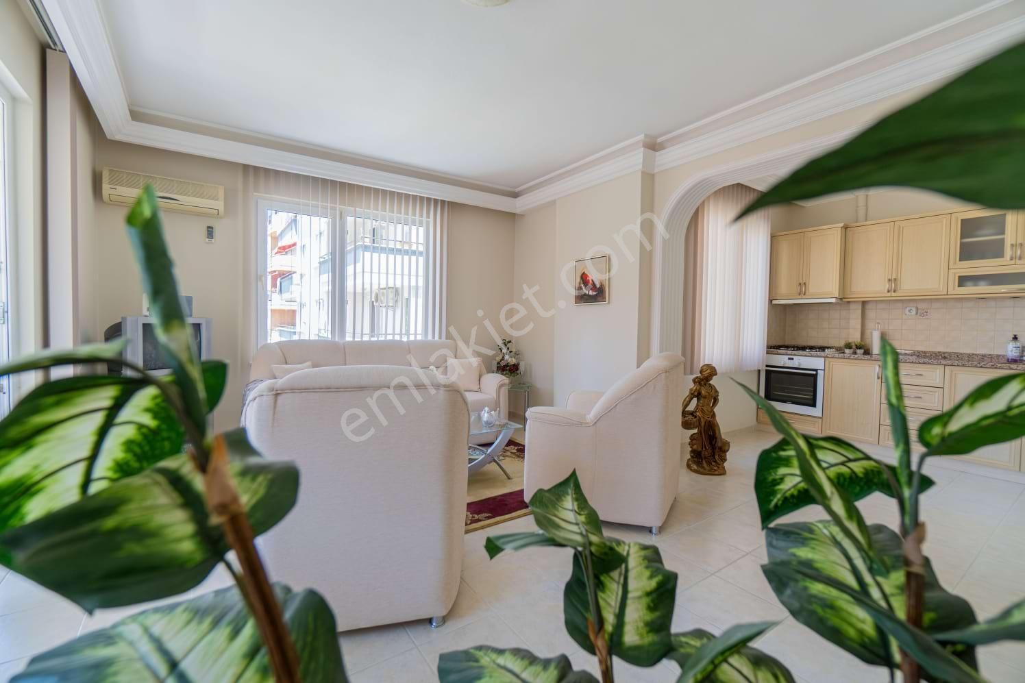 Alanya Merkezde Site İçinde Ara Katta Satılık 2+1 Bakımlı Daire - Görsel 6