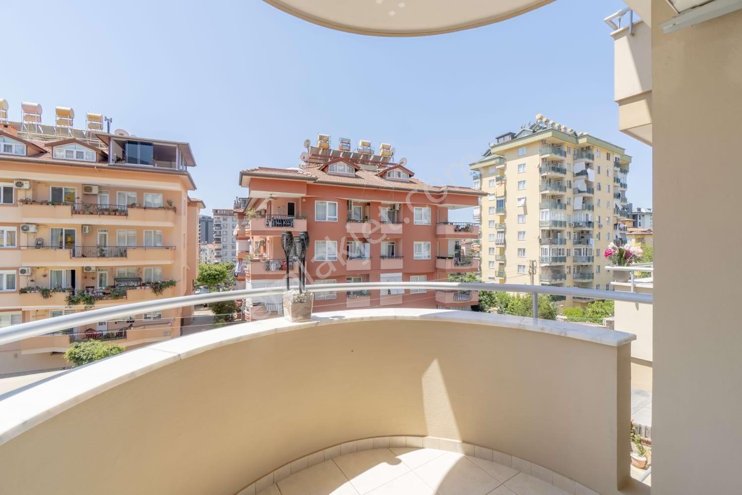 Alanya Merkezde Site İçinde Ara Katta Satılık 2+1 Bakımlı Daire - Görsel 11