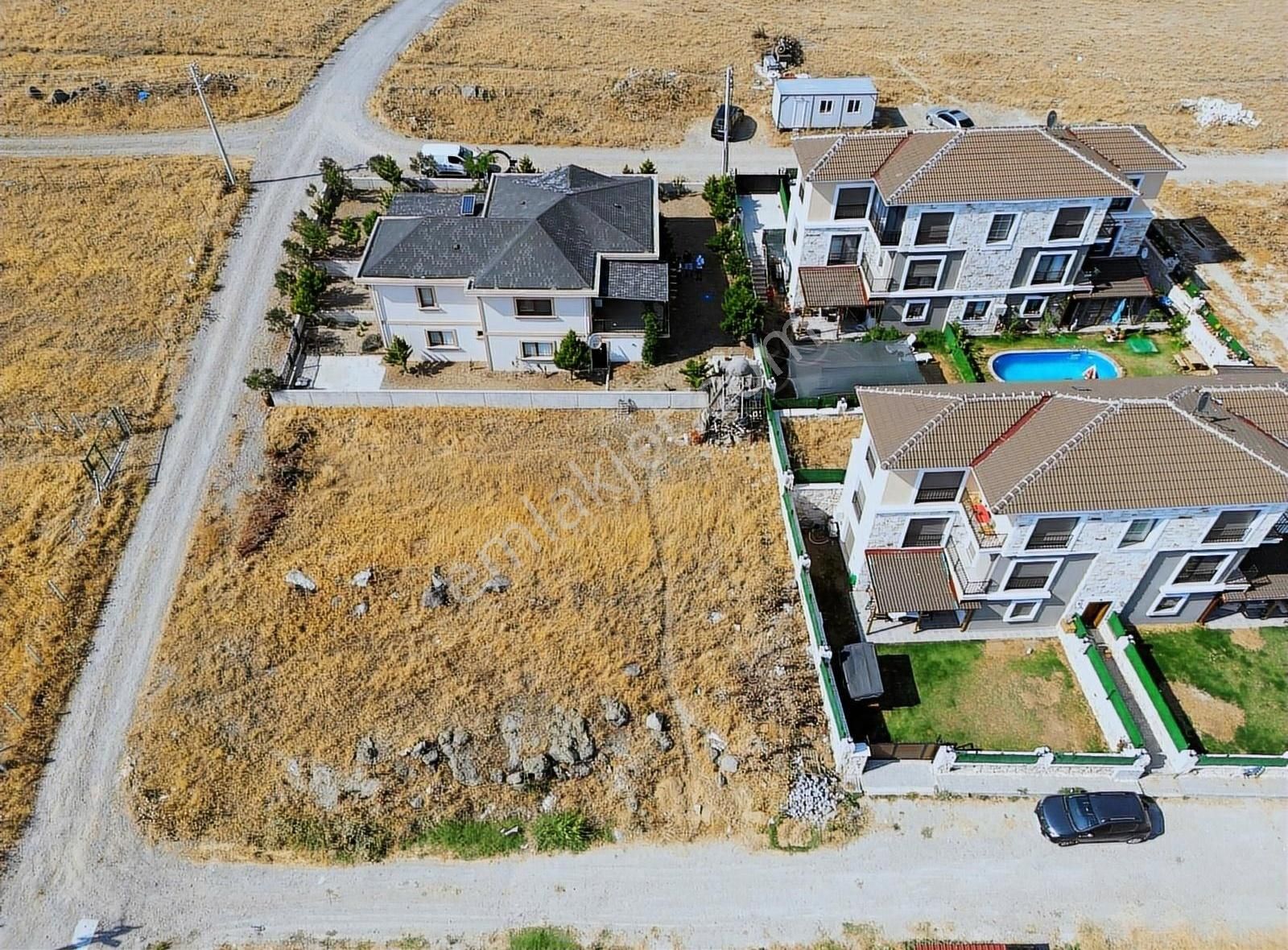 Foça Kazım Dirik Satılık Villa İmarlı İzmir Foça Bağarası Satılık 512 M2 Köşe Parsel Villa Arsası