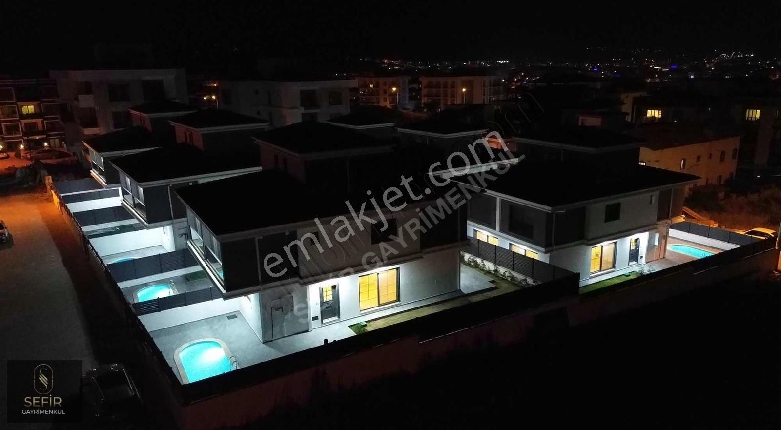 Seferihisar Camikebir Satılık Villa Seferihisar'da 4+1 Yerden Isıtmalı Müstakil Havuzlu Villa