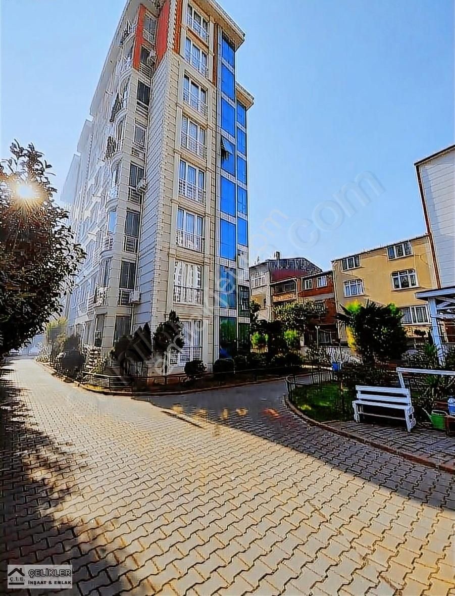 Bağcılar Güneşli Kiralık Daire Güneşli Mah Kocayusuf Park Yanı Site İçerisinde Bahçe Katı 1+1