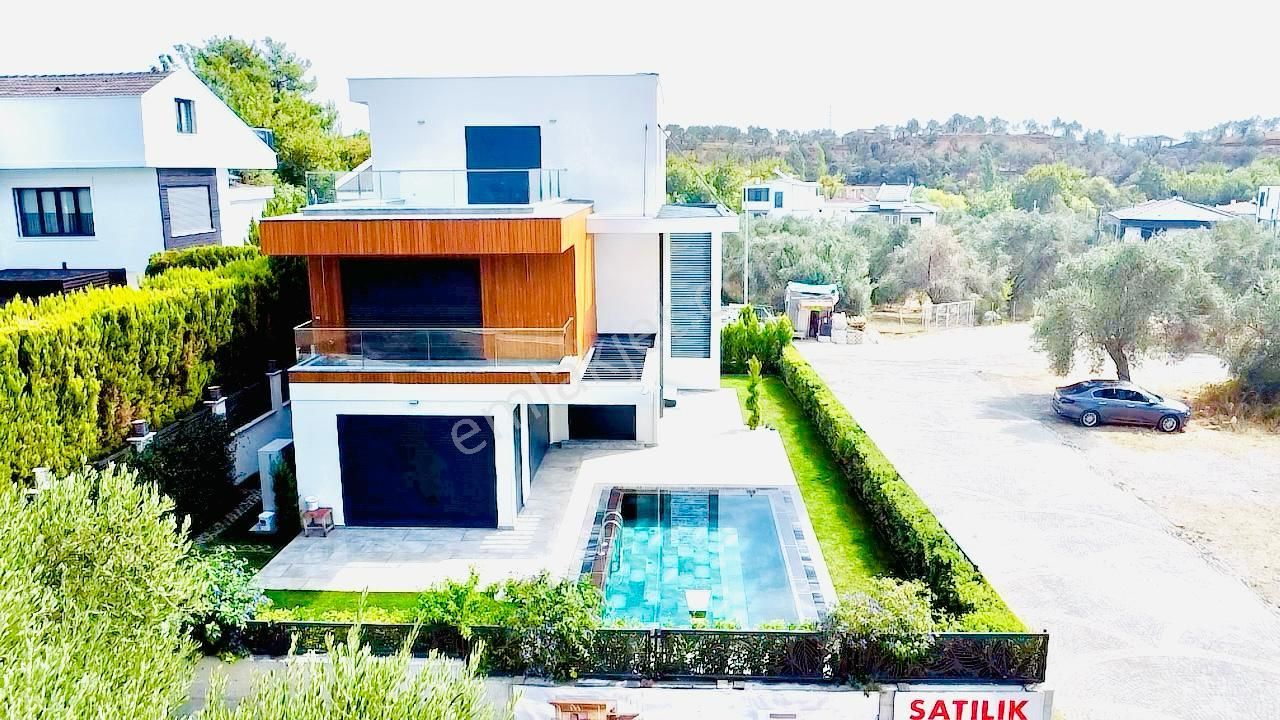 Cadde'den Sıradışı Güzellikte Tam Donanımlı Efsane 9+2 Lüx Villa - Görsel 5
