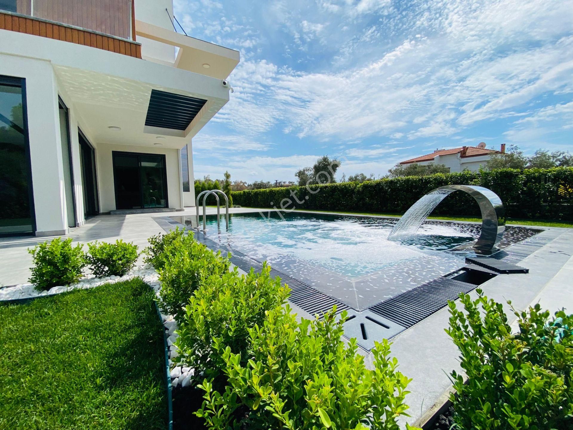 Cadde'den Sıradışı Güzellikte Tam Donanımlı Efsane 9+2 Lüx Villa - Görsel 10