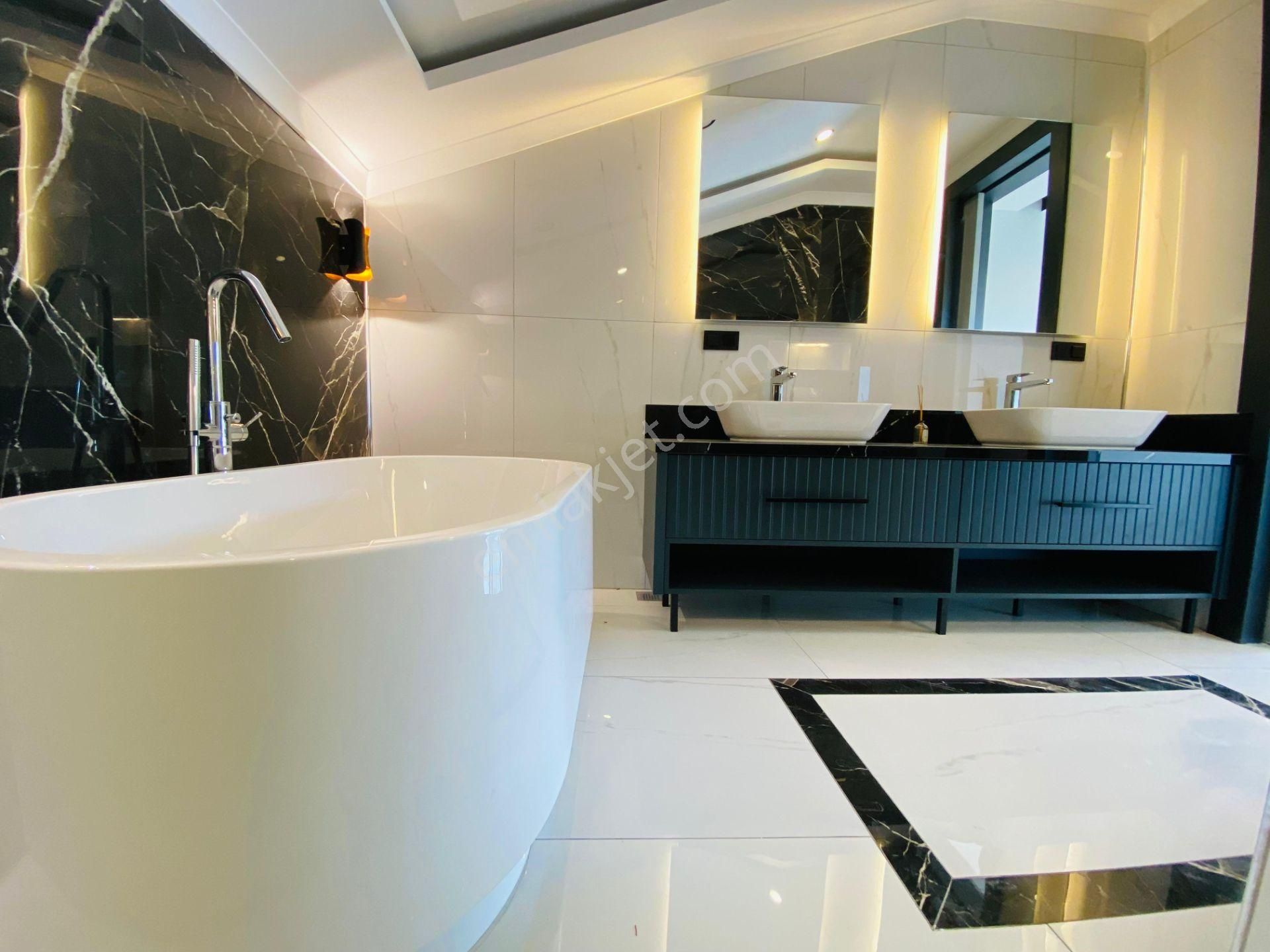 Cadde'den Sıradışı Güzellikte Tam Donanımlı Efsane 9+2 Lüx Villa - Görsel 23