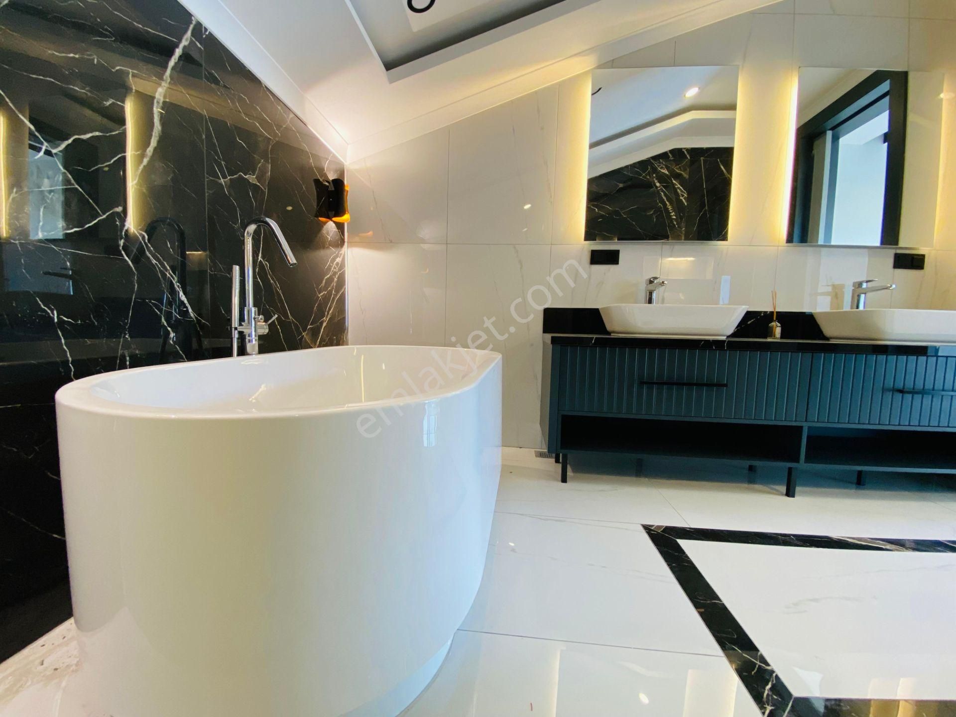 Cadde'den Sıradışı Güzellikte Tam Donanımlı Efsane 9+2 Lüx Villa - Görsel 16