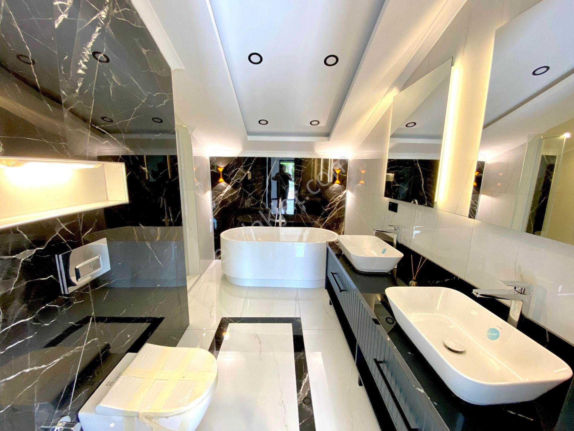 Cadde'den Sıradışı Güzellikte Tam Donanımlı Efsane 9+2 Lüx Villa - Görsel 6