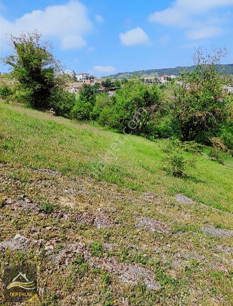 İlkadım Aşağıavdan Satılık Tarla Ekipten Ilkadım Aşağıavdanda Tarla Yol Mevcut Manzaralı