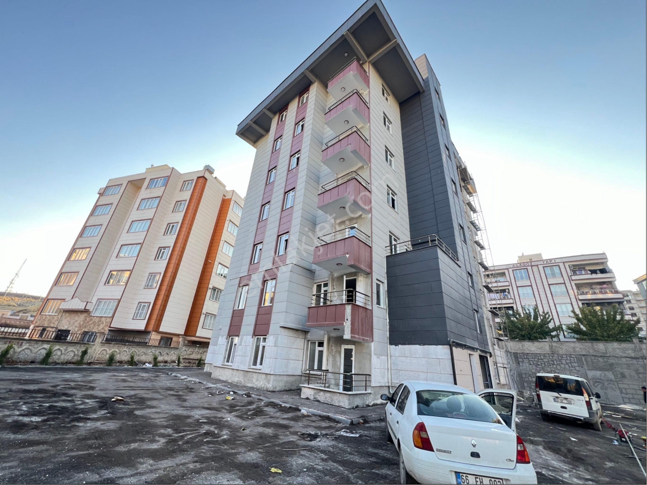 Karaköprü Batıkent Satılık Daire Realtyworld Şahin Öncelde Sıfır İki Aya Teslim Dubleks Yatırımlık