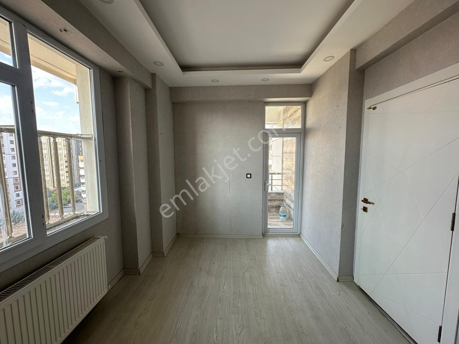 Karaköprü Atakent Satılık Daire Acil Emlaktan Kiralık 3+1 Daire