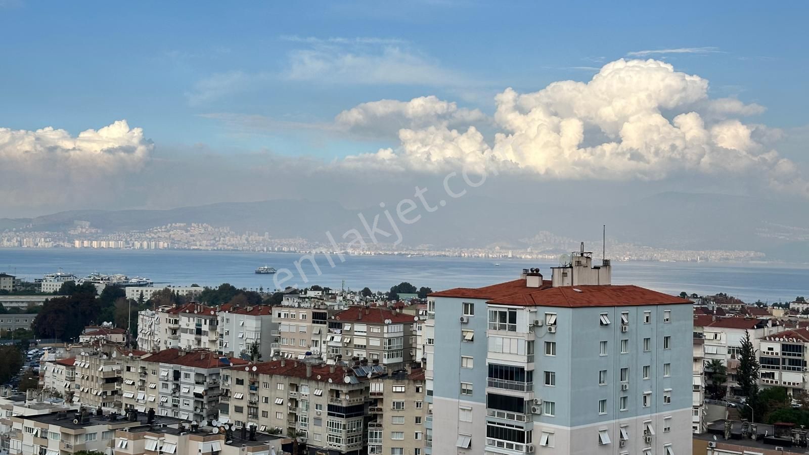 Karabağlar Fahrettin Altay Satılık Daire Oyak Sitesinde 3+1 Deniz Manzaralı Doğalgazlı Daire