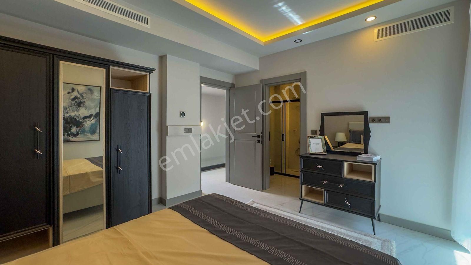 Kuşadası Kadınlar Denizin'de Ultra Lüks 4+1 Satılık Villa - Görsel 14