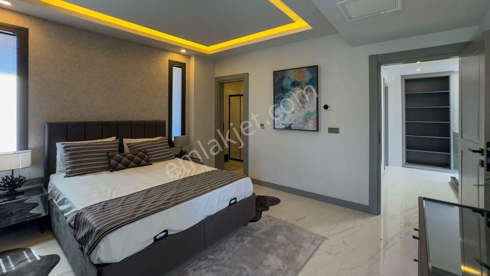 Kuşadası Kadınlar Denizin'de Ultra Lüks 4+1 Satılık Villa - Görsel 18