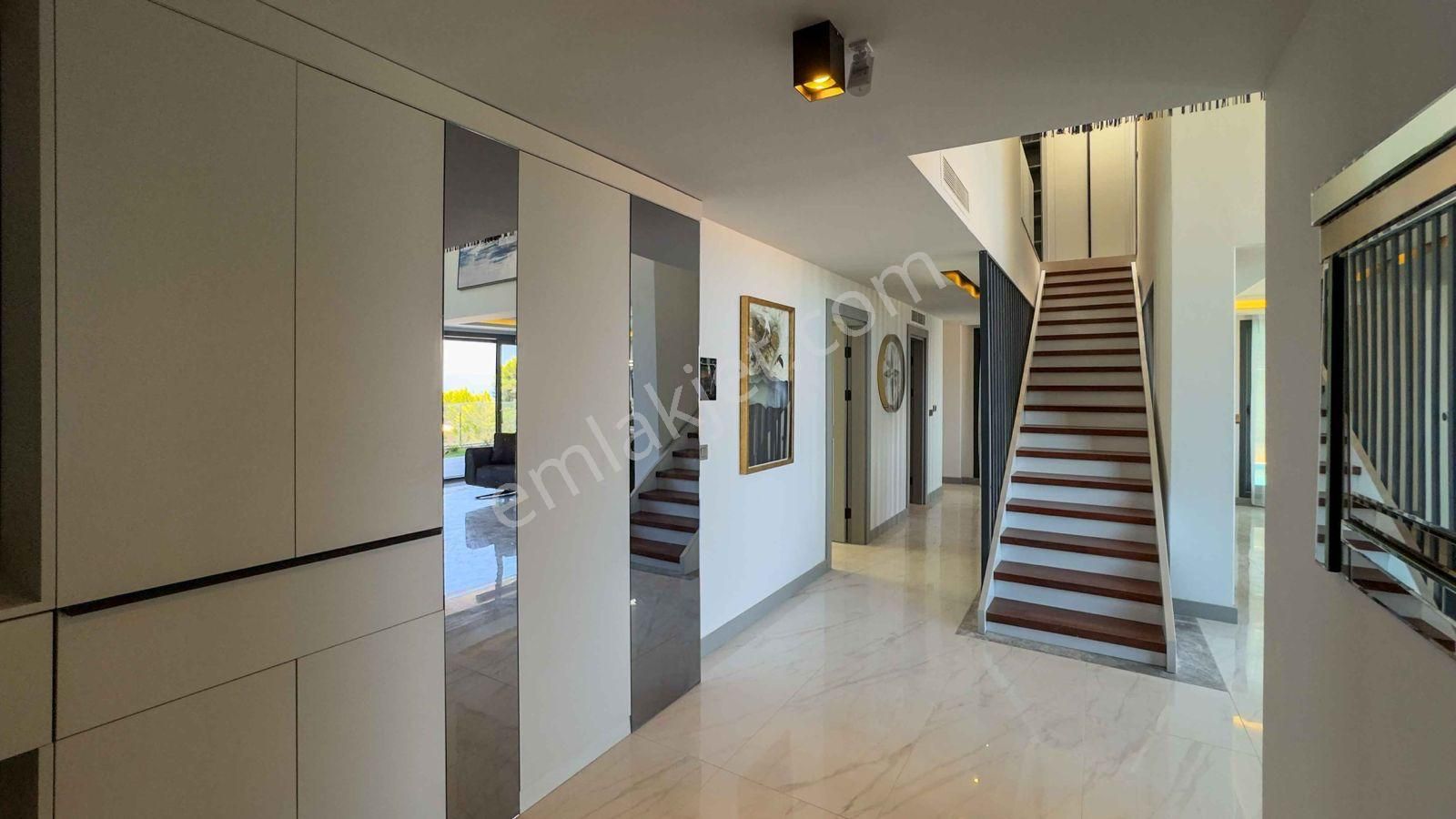 Kuşadası Kadınlar Denizin'de Ultra Lüks 4+1 Satılık Villa - Görsel 20