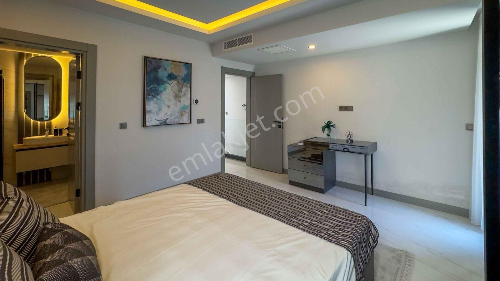 Kuşadası Kadınlar Denizin'de Ultra Lüks 4+1 Satılık Villa - Görsel 15