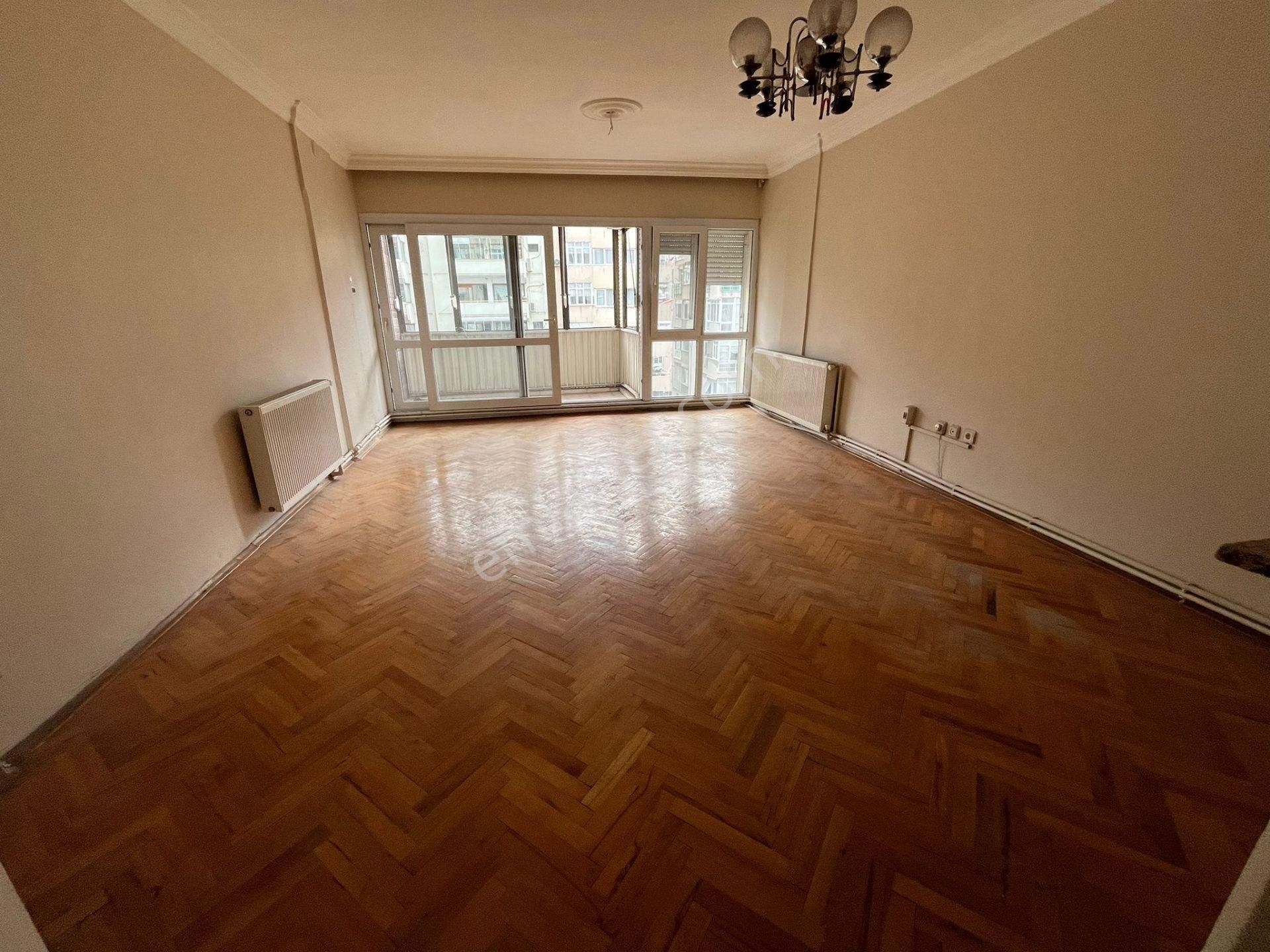 Caddede F.altay Meydana 100 Metre Arakat 2+1 Daire - Görsel 9