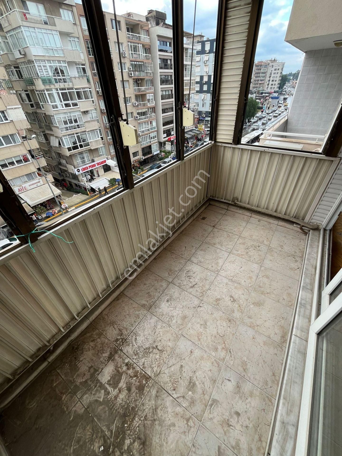 Caddede F.altay Meydana 100 Metre Arakat 2+1 Daire - Görsel 13