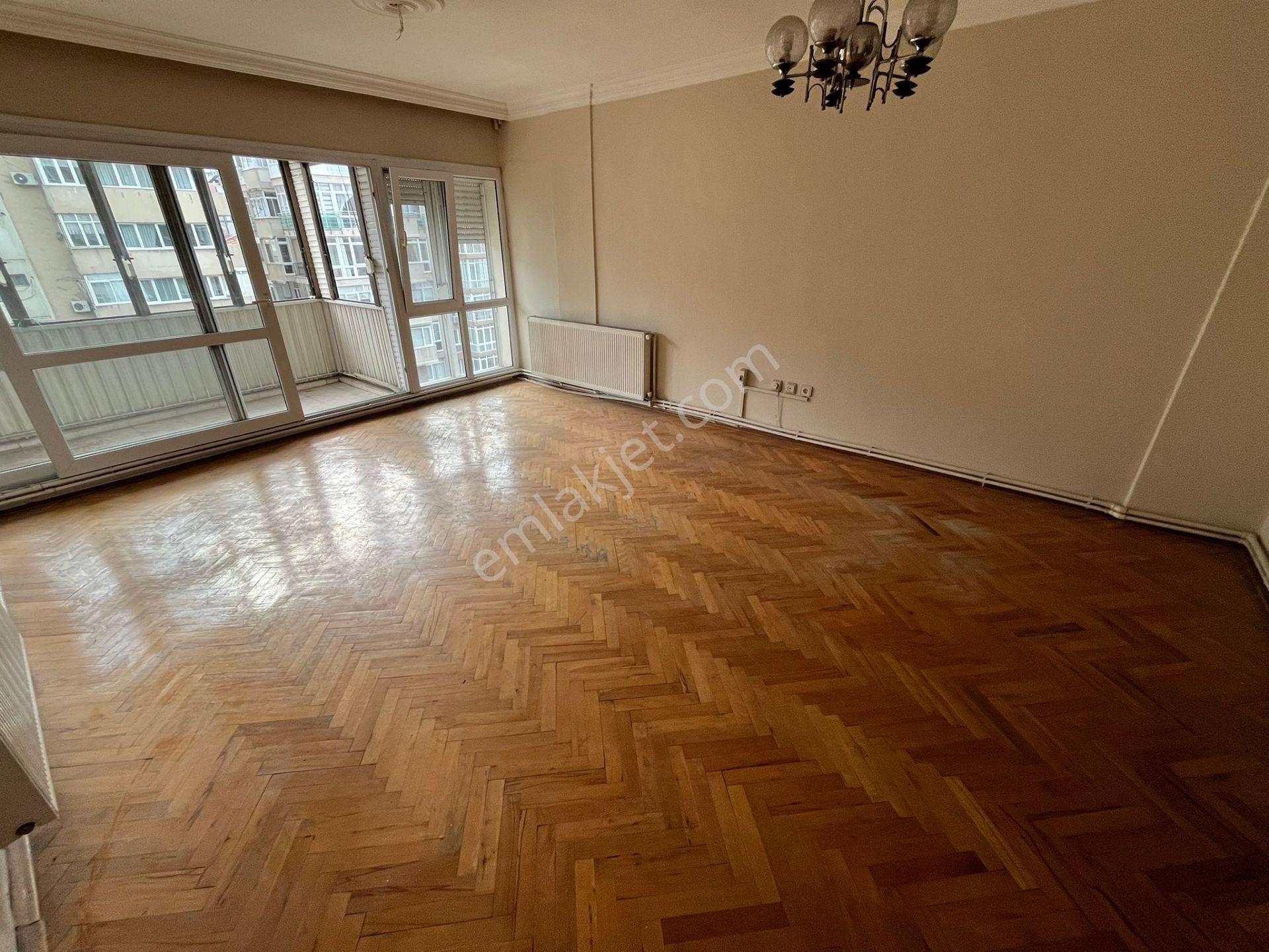 Caddede F.altay Meydana 100 Metre Arakat 2+1 Daire - Görsel 8