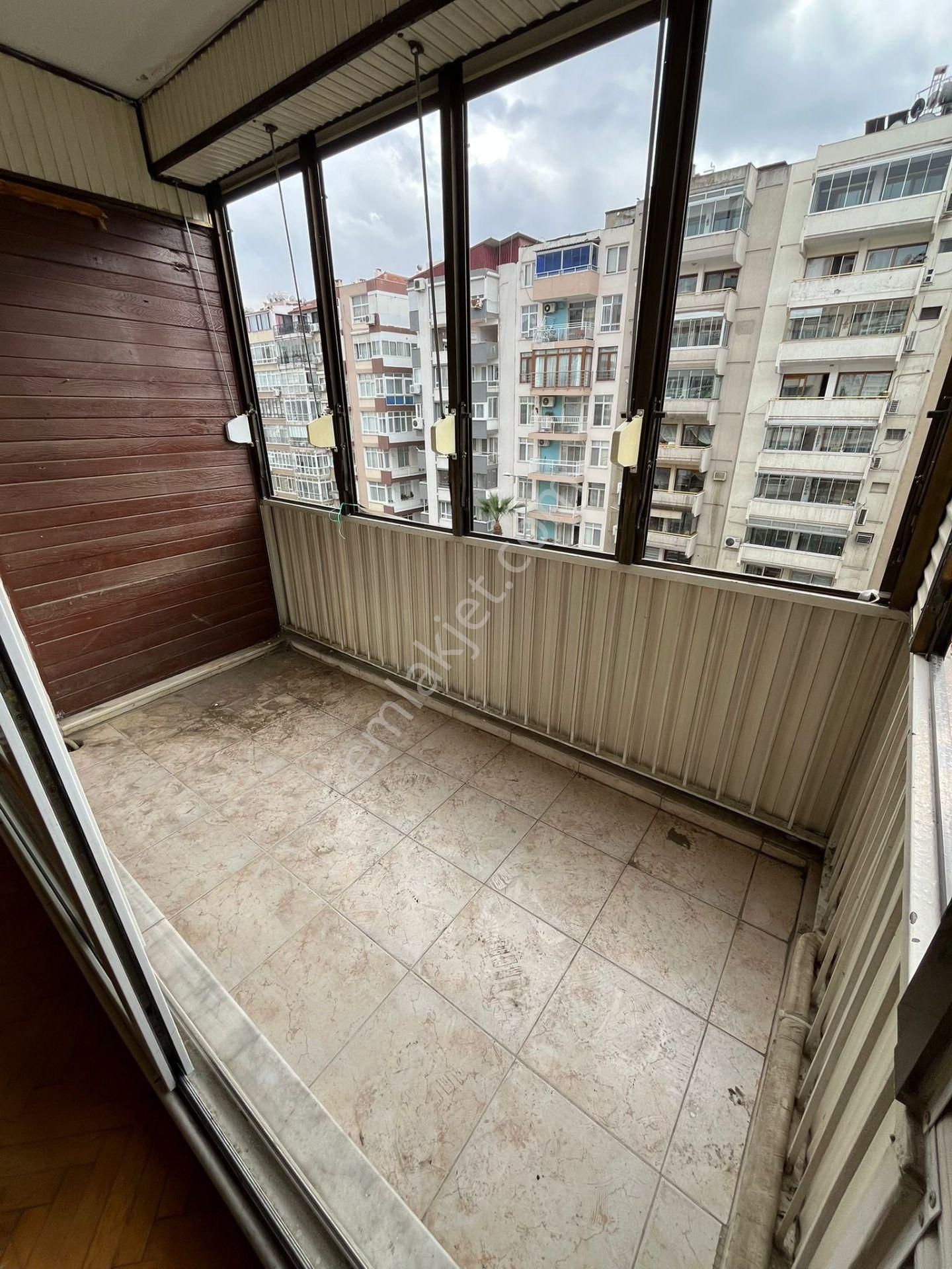 Caddede F.altay Meydana 100 Metre Arakat 2+1 Daire - Görsel 12