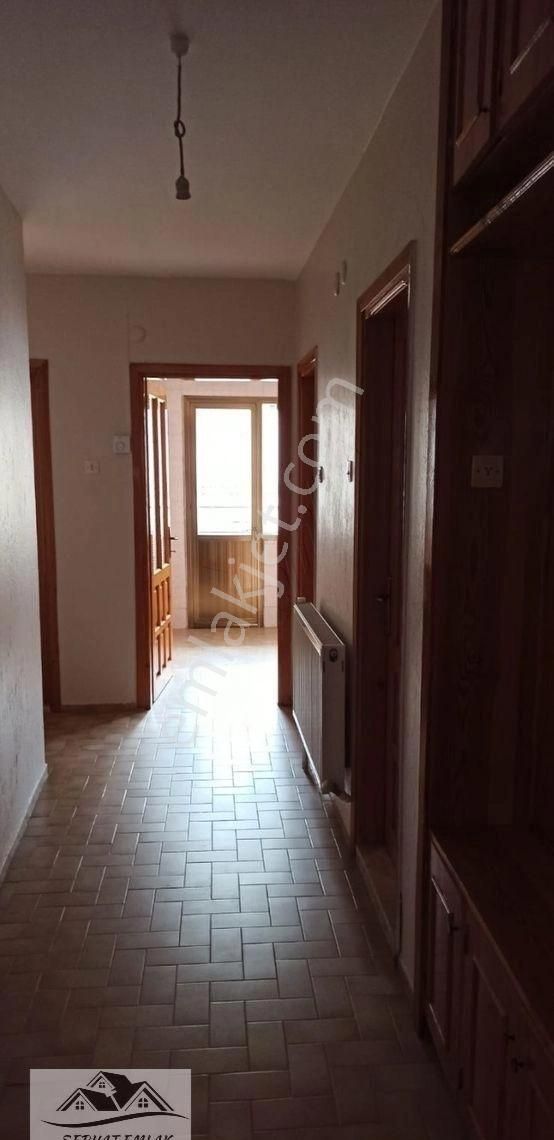 Turgutlu Subaşı Satılık Daire Turgutlu Satılık Su Başı Mah 3+1 Oda 130m2 3. Kat Doğalgazlı Balkonlu 25 Yıllık Daire