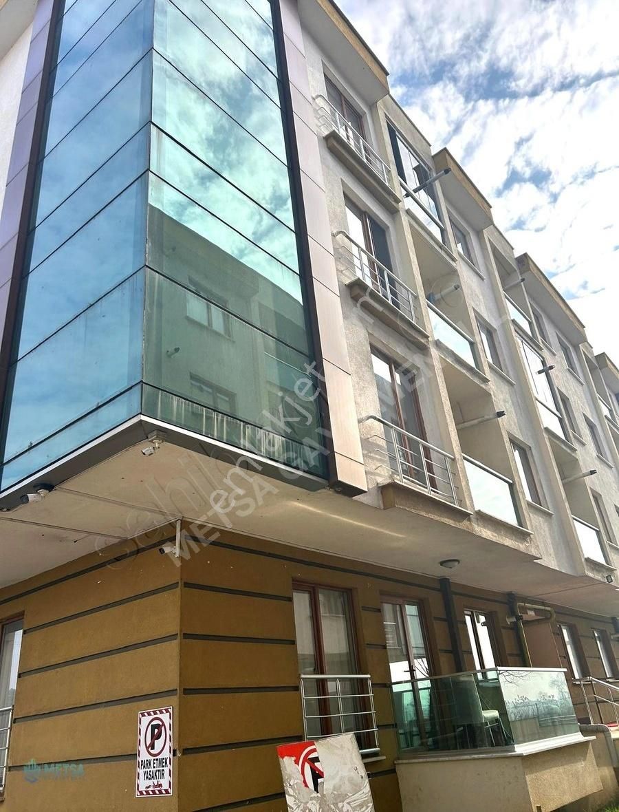 Düzce Merkez Aziziye Kiralık Daire Metsa'dan Aziziye Mah. Algün City Sitesi 3+1 Kiralık Ara Kat