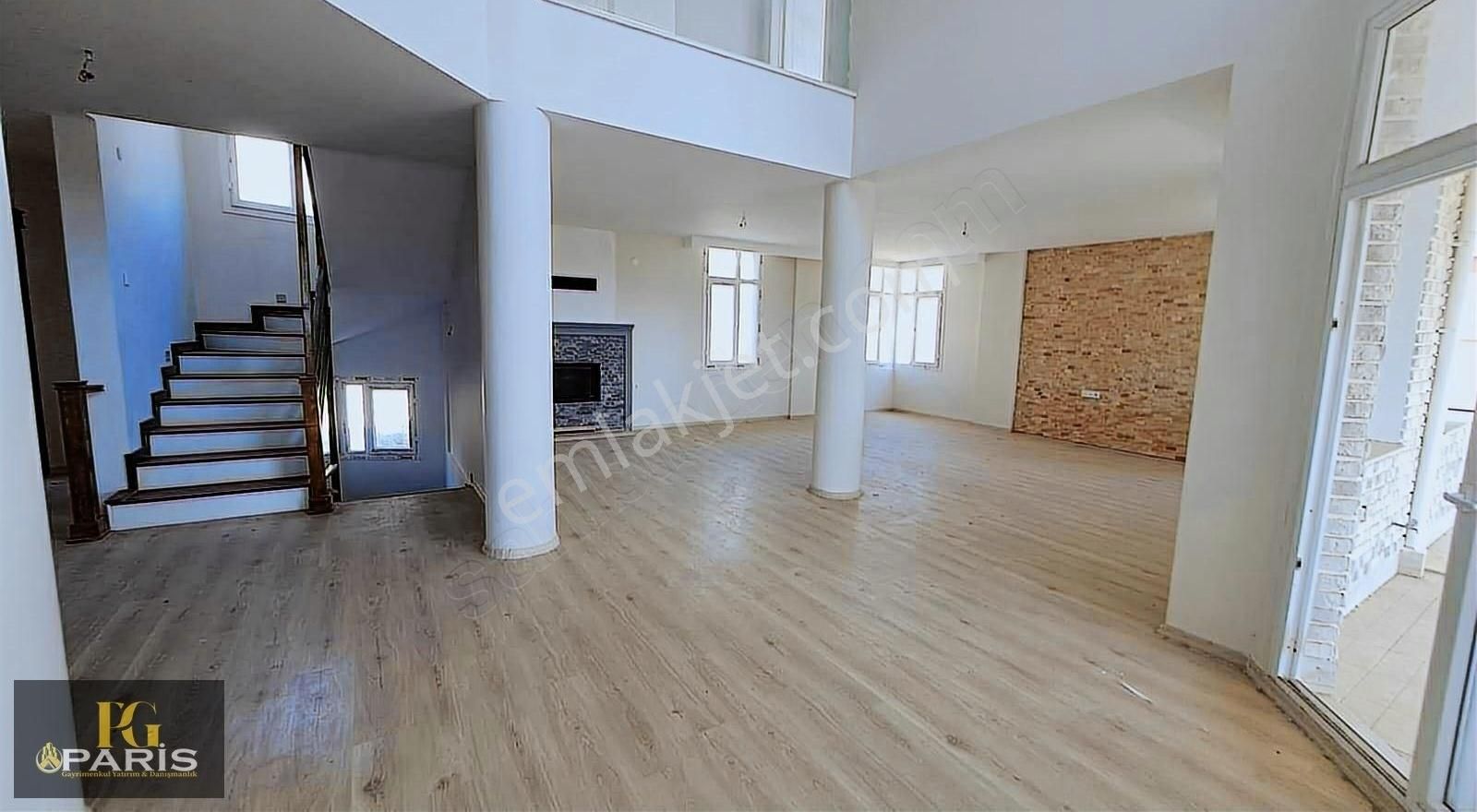 Çukurova Dörtler Kiralık Villa Paris'den Dörtler'de Göl Manzaralı Fourleks 7+2 Kiralık Villa