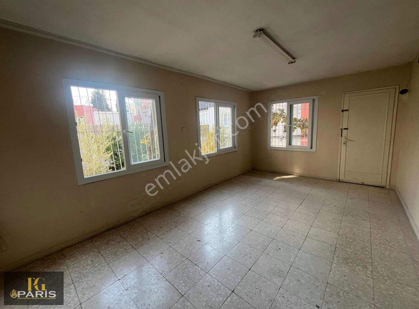 Çukurova Mahfesığmaz Kiralık Daire Paris'den Kenan Evrende Geniş Düşük Katlı 2+1 Kiralık Daire