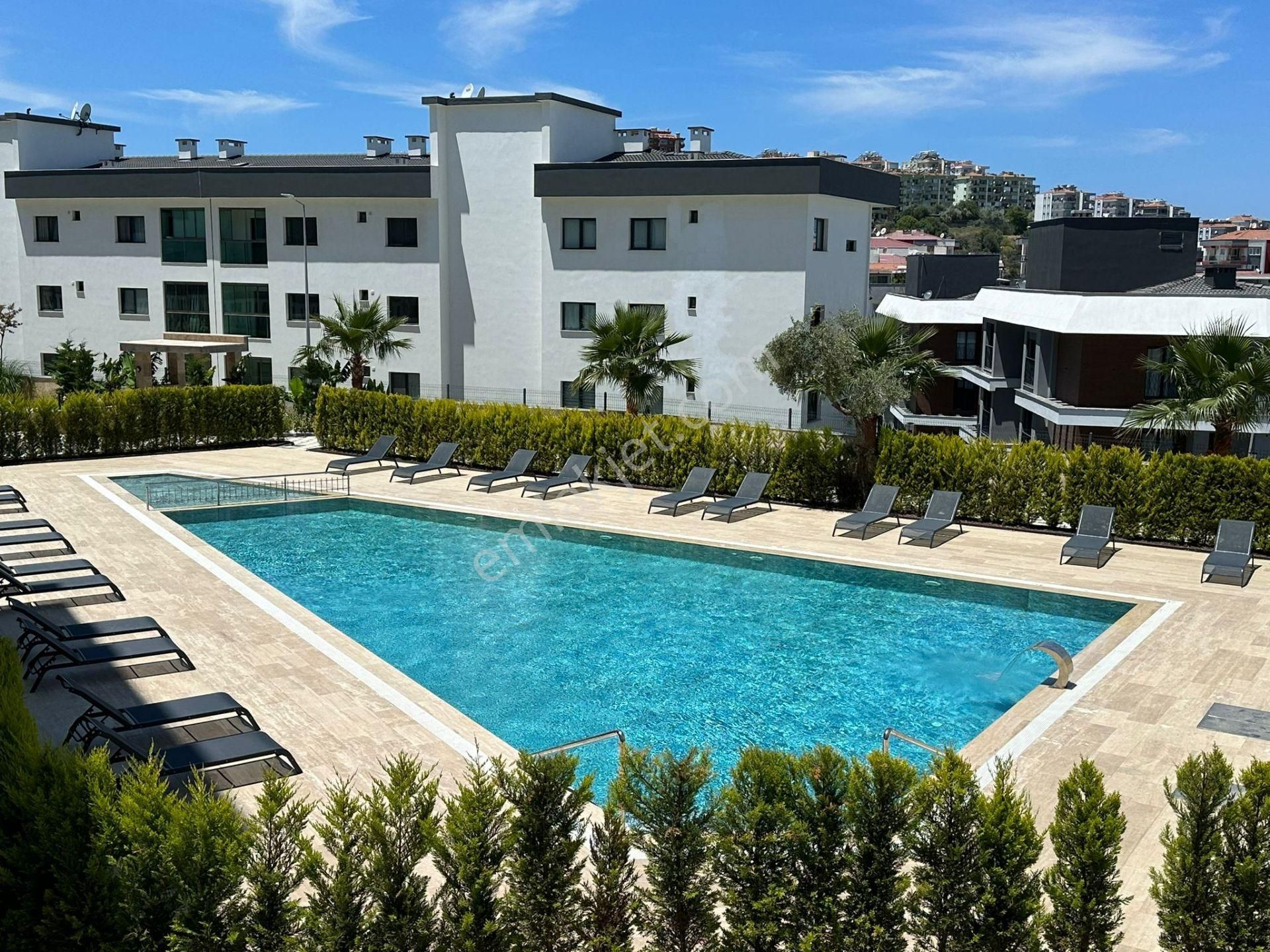 Kuşadası Değirmendere Mahallesin'de Lüks Sıfır Daireler - Görsel 23