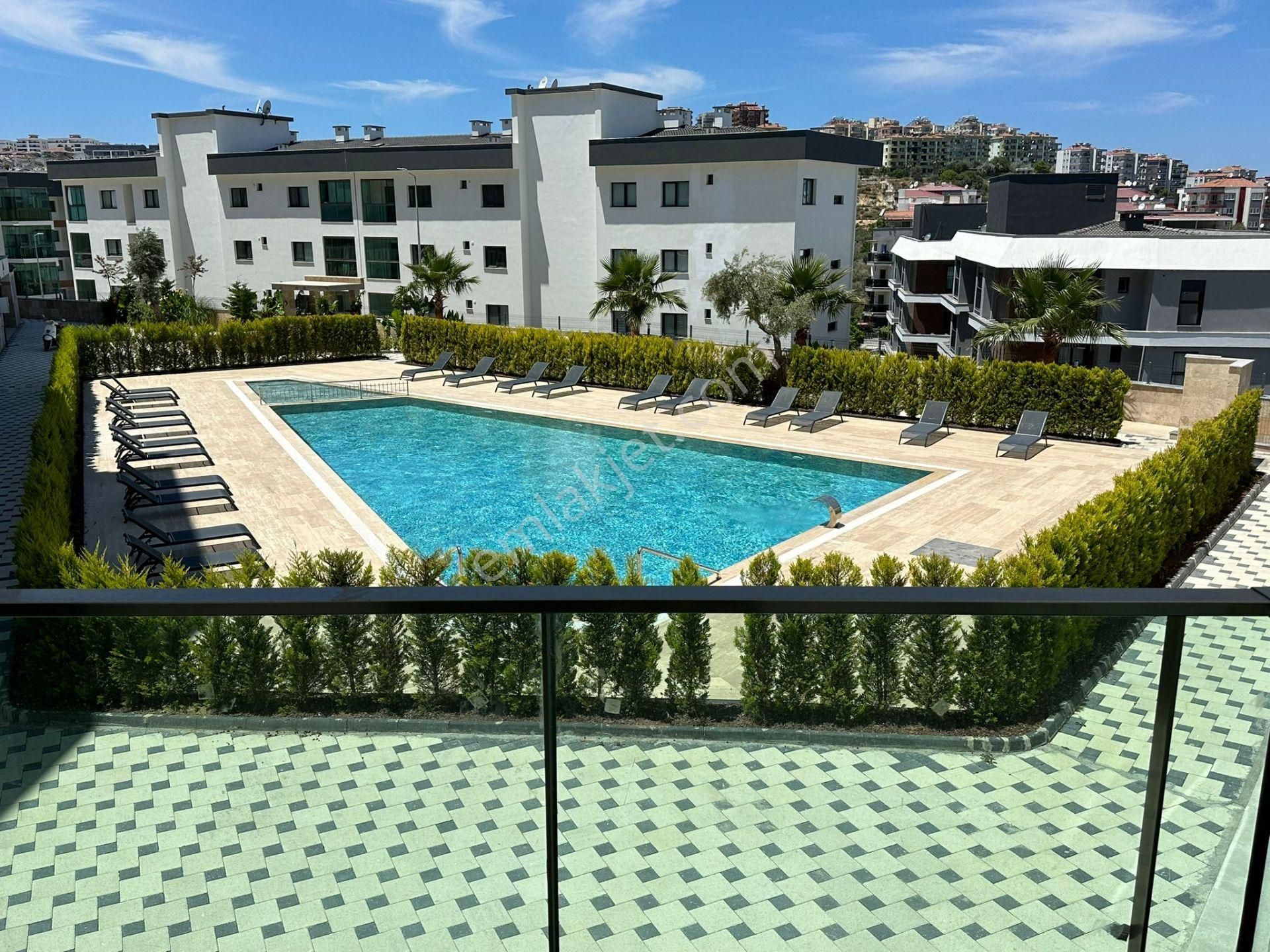 Kuşadası Değirmendere Mahallesin'de Lüks Sıfır Daireler - Görsel 24