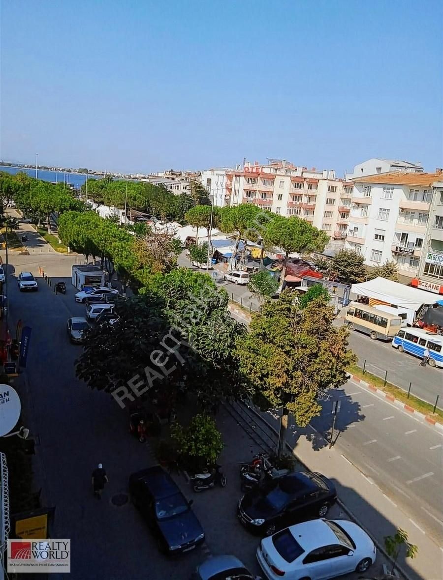 Lapseki Cumhuriyet Satılık Daire 3+1 135 M2 Çanakkale Caddesi Üzerinde Satılık Daire