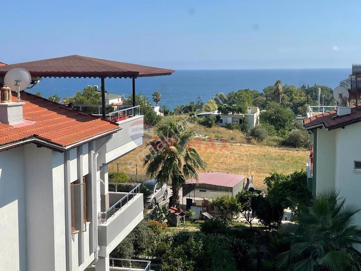 Alanya İncekum Satılık Villa Alanya İncekum'da Deniz Manzaralı Satılık 4+2 Villa