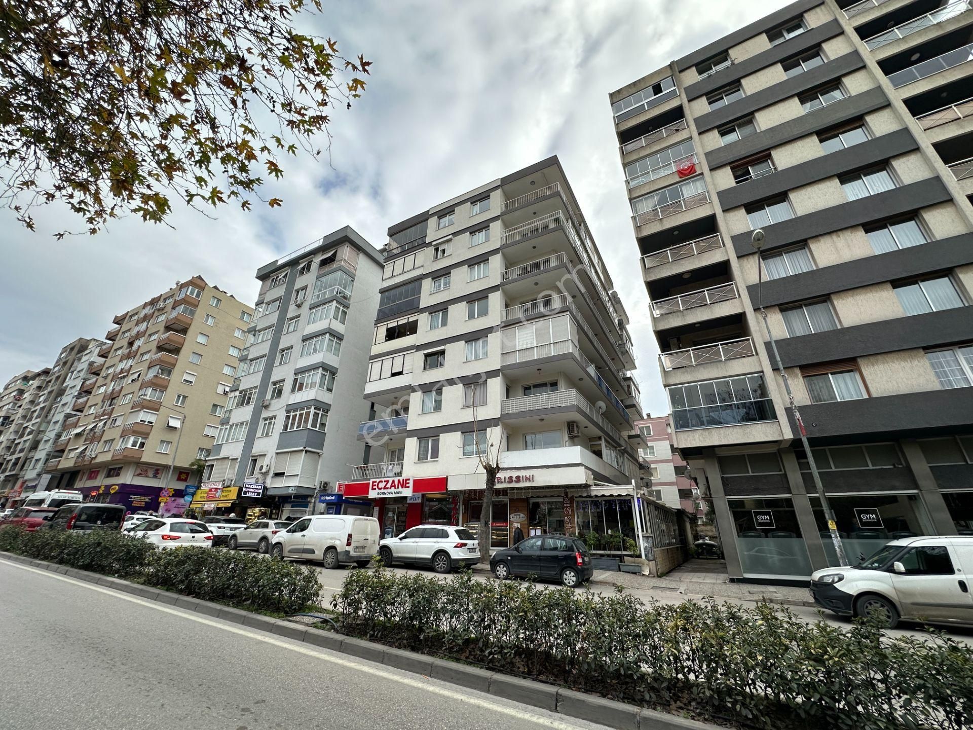 Bornova Kazımdirik Satılık Daire Bornova Kazımdirik Mahallesi Cadde Üzeri Satılık 3+1 Daire