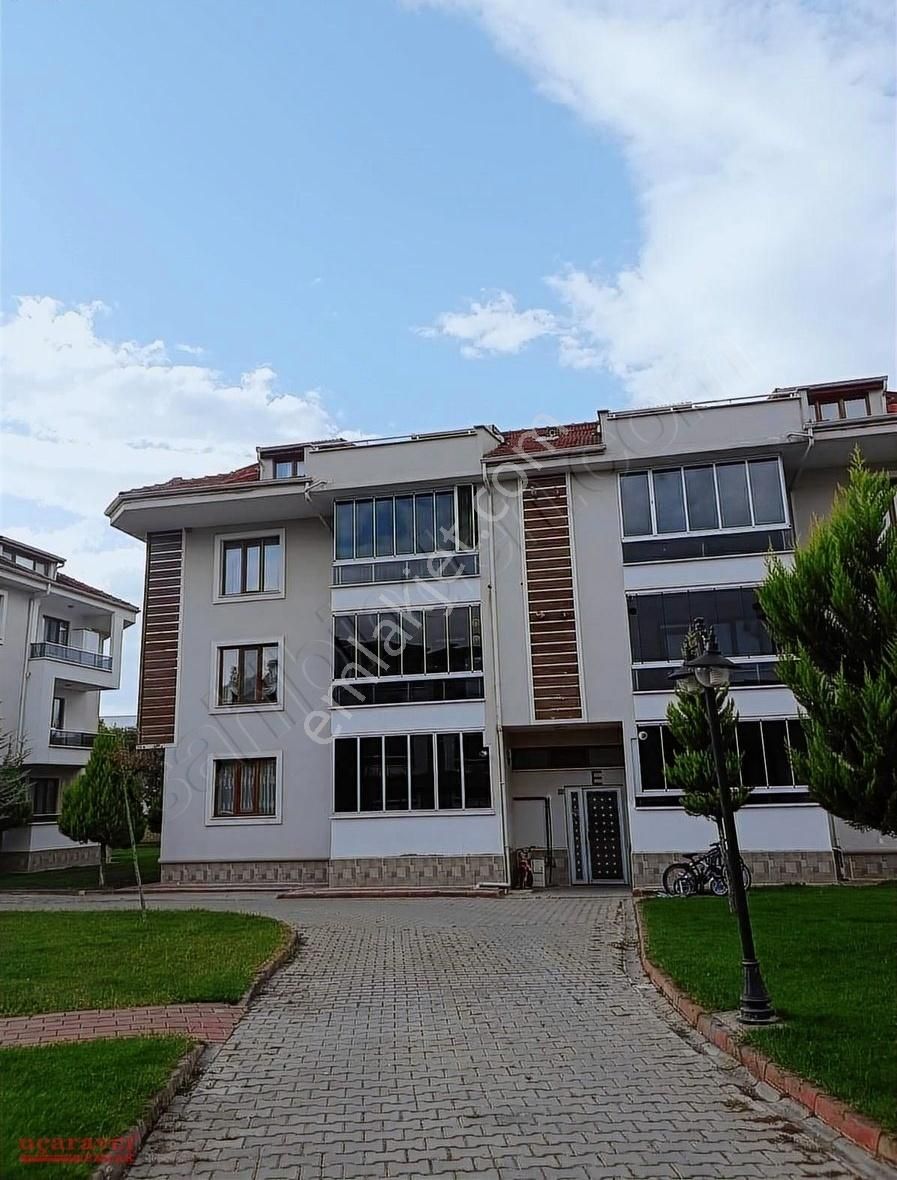 İnegöl Mahmudiye Satılık Daire Uçaravcı'dan Şahinpark Sitesinde 200m² Satılık 5+1 Dubleks Daire