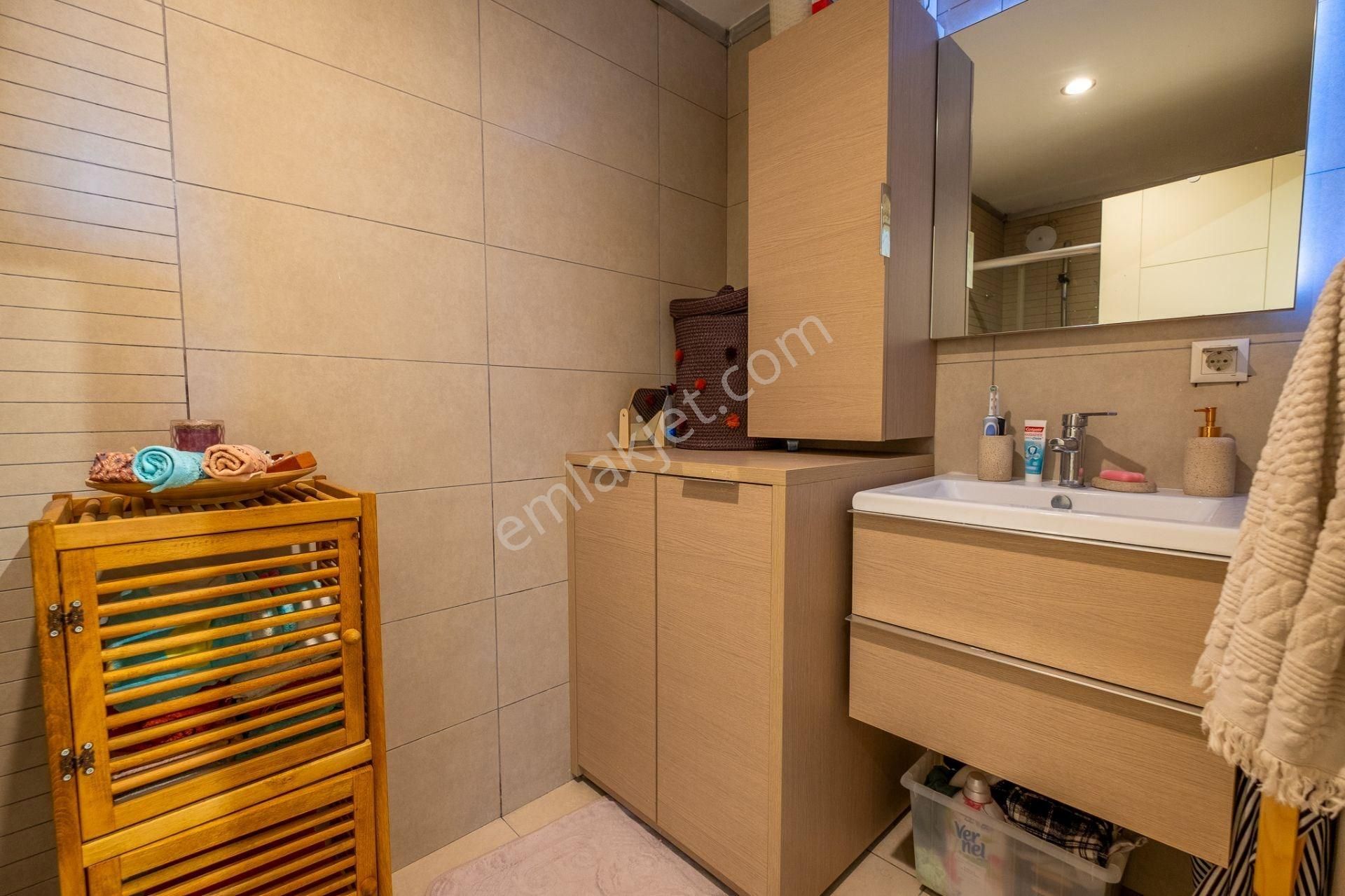 Batışehir'de Ferah Özel Bahçe Kullanımlı Satılık 2+1 Daire - Görsel 19