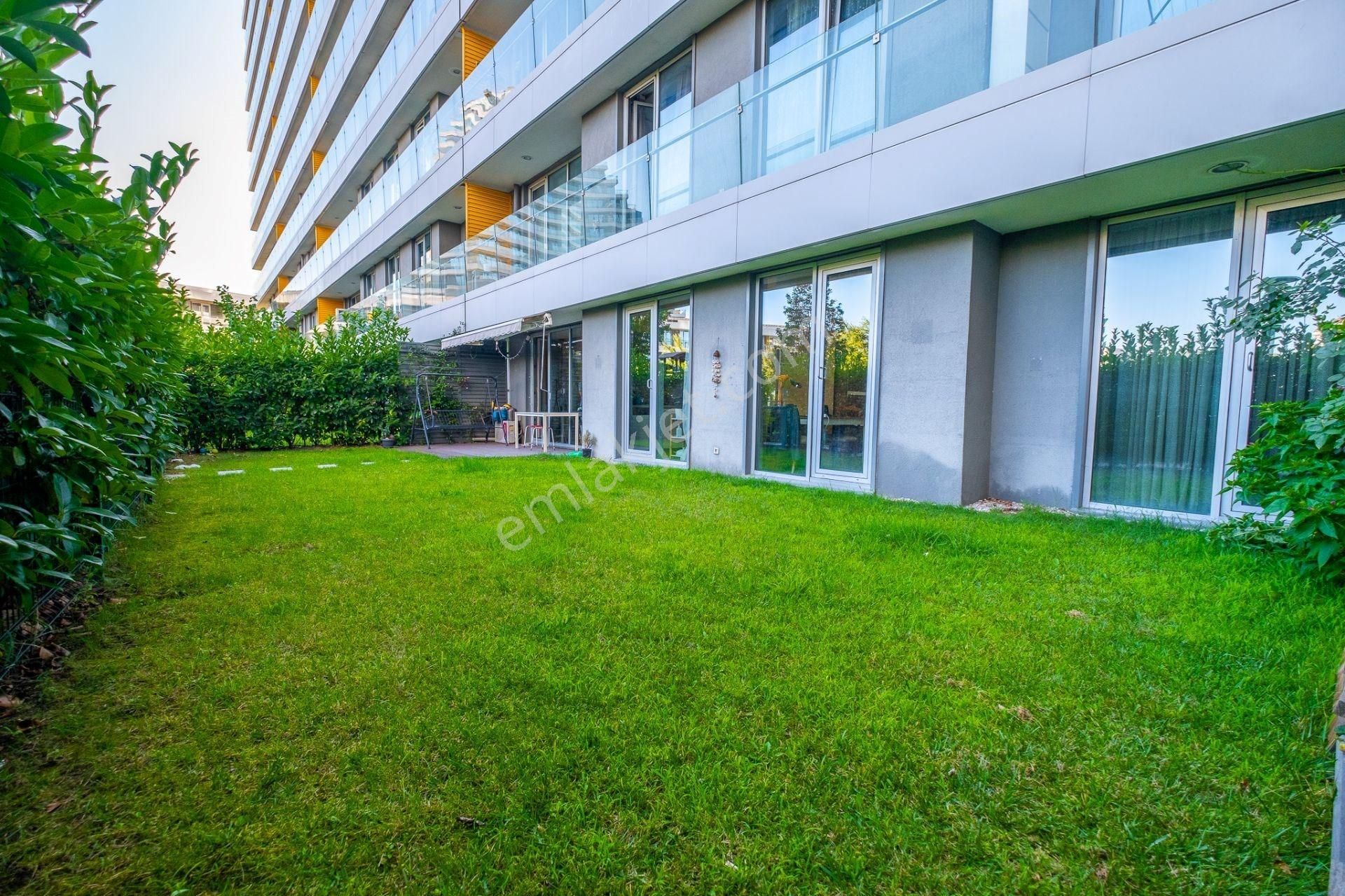 Batışehir'de Ferah Özel Bahçe Kullanımlı Satılık 2+1 Daire - Görsel 18