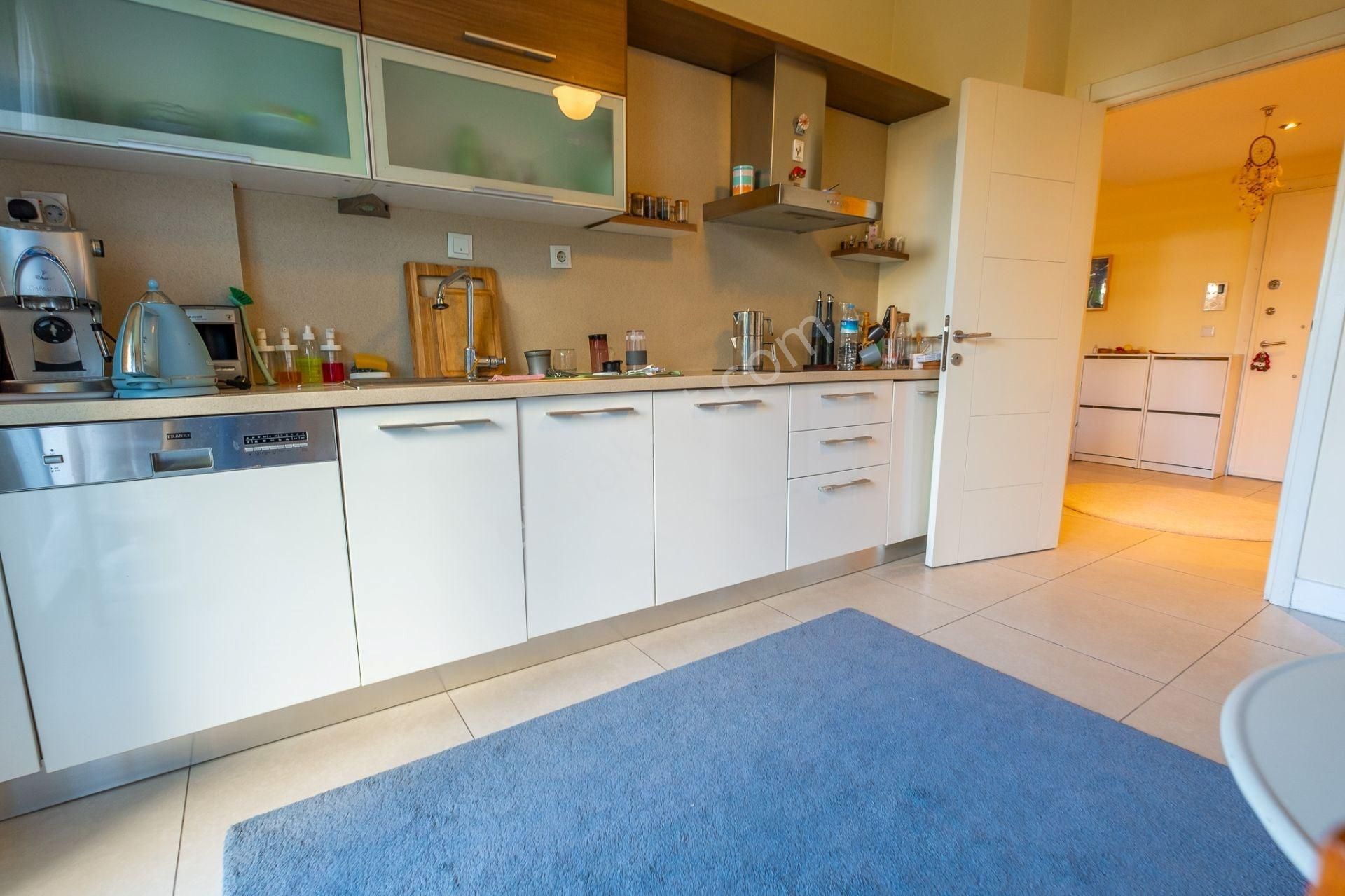 Batışehir'de Ferah Özel Bahçe Kullanımlı Satılık 2+1 Daire - Görsel 16